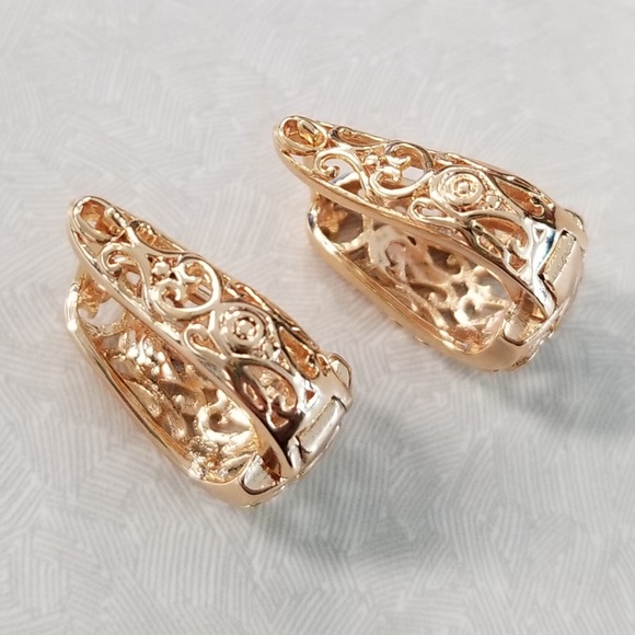 18k Filled Petite Filigree Hoops - Picture 3 of 7